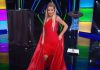 Ilusionista troca de roupa com tanta rapidez que até achamos mesmo que é magia